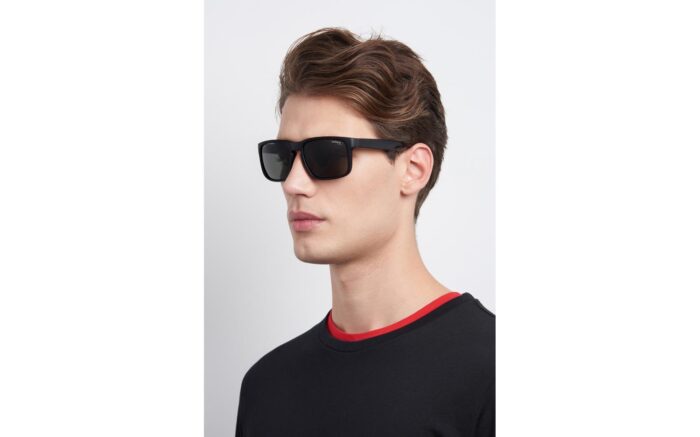 2049340003uc dsquared2 d2 001 s 003 modelshot p13fw1500fh937.5